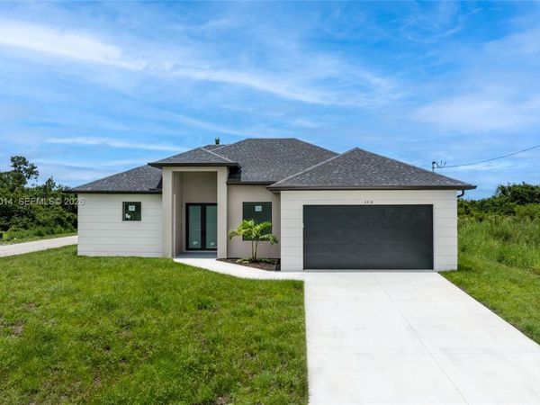 3318 30th St SW , Lehigh Acres, FL 33976
