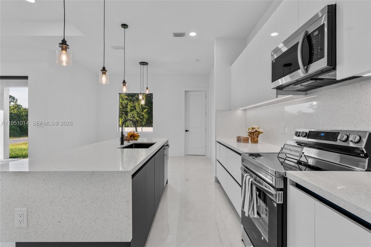 3318 30th St SW , Lehigh Acres, FL 33976 Photo