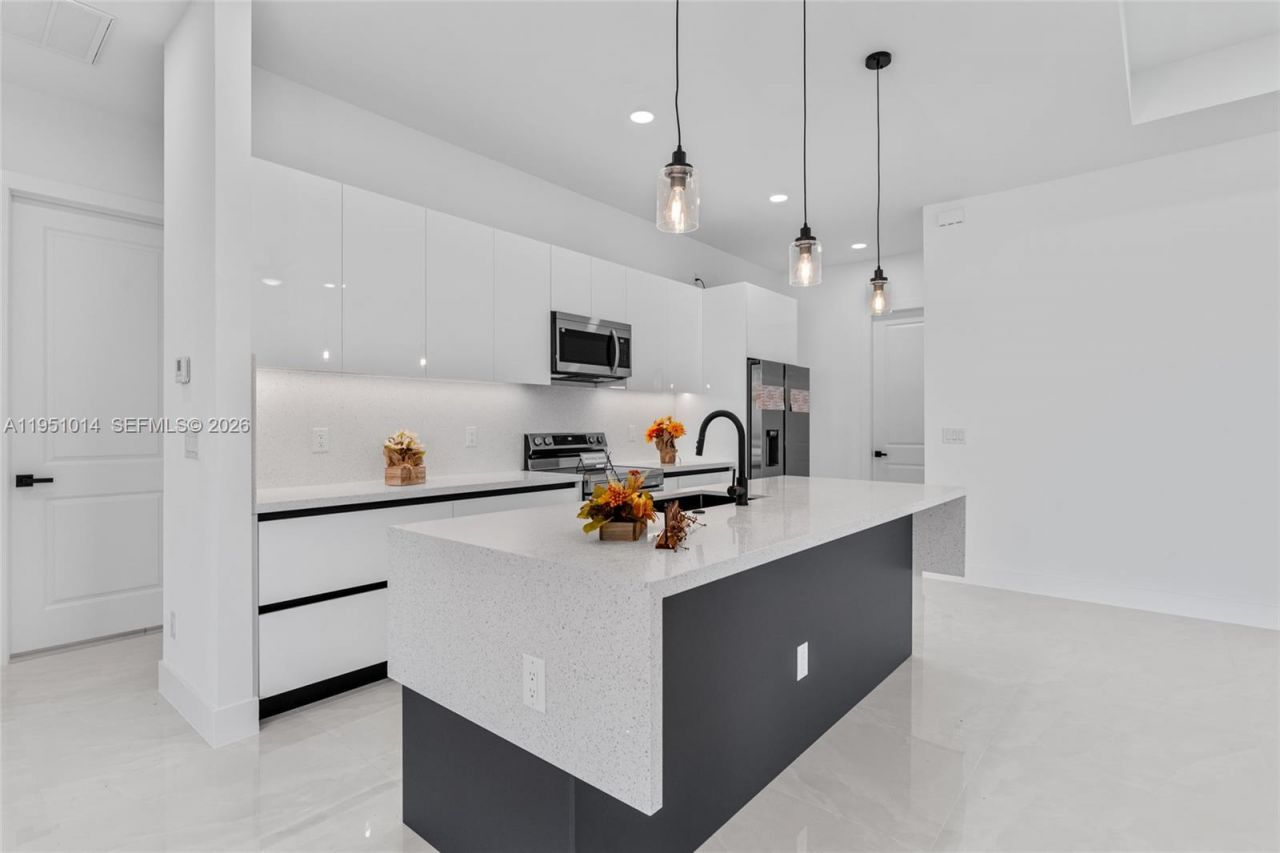 3318 30th St SW , Lehigh Acres, FL 33976 Photo