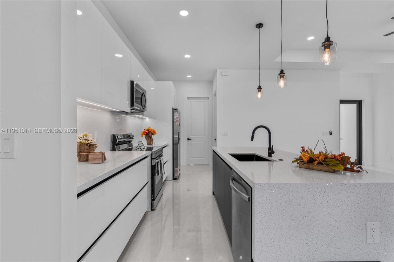 3318 30th St SW , Lehigh Acres, FL 33976 Photo