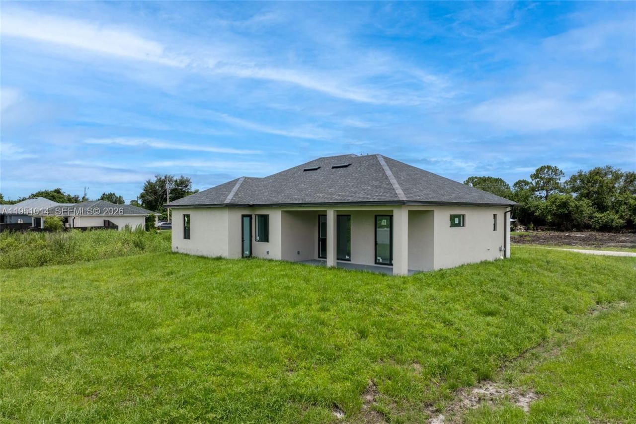 3318 30th St SW , Lehigh Acres, FL 33976 Photo