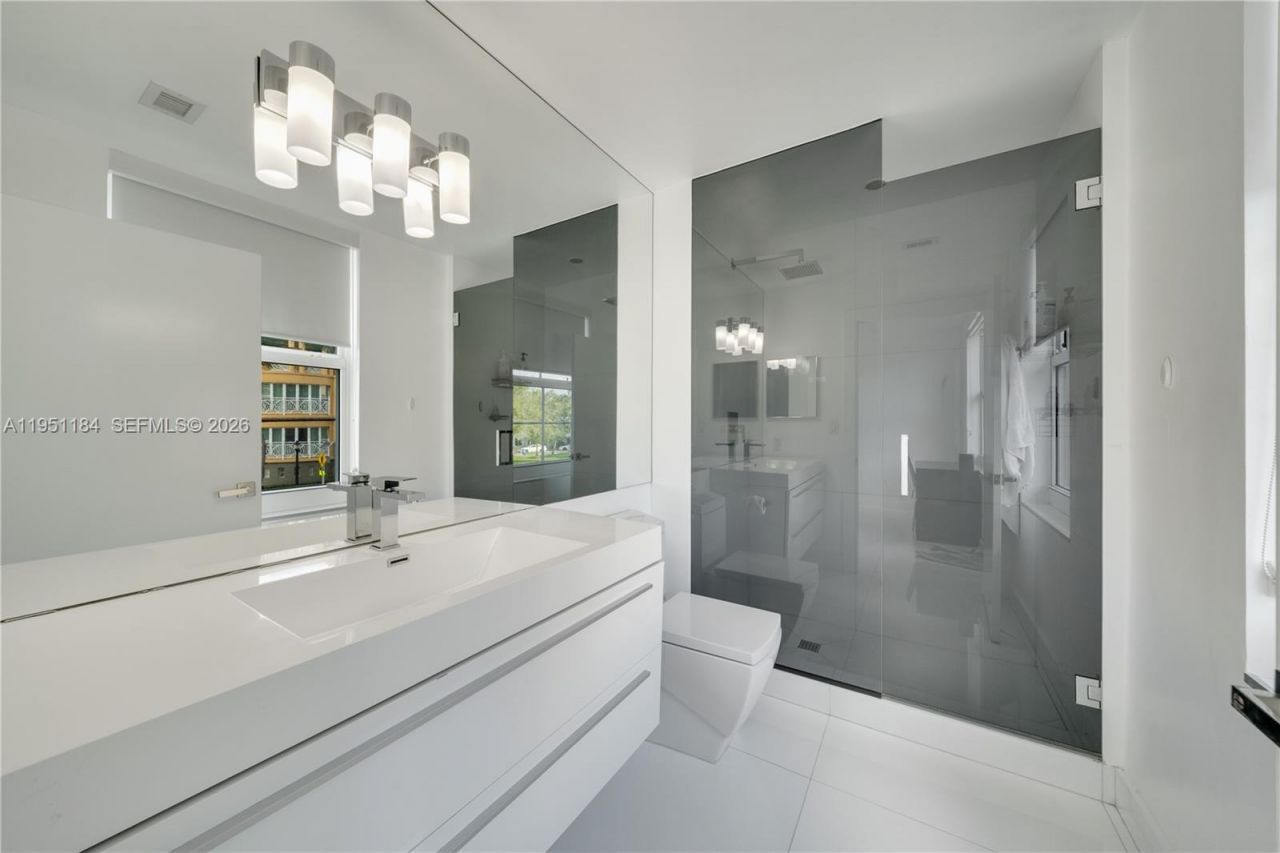 90 Alton Rd, Unit TH-1, Miami Beach, FL 33139 Photo