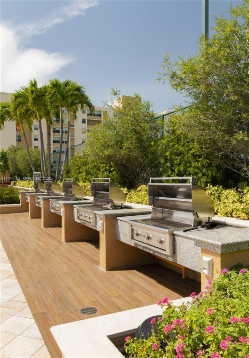 90 Alton Rd, Unit TH-1, Miami Beach, FL 33139 Photo