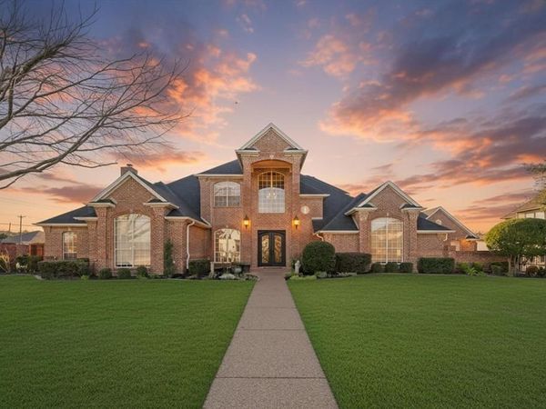 901 Walnut Falls Circle, Mansfield, TX 76063