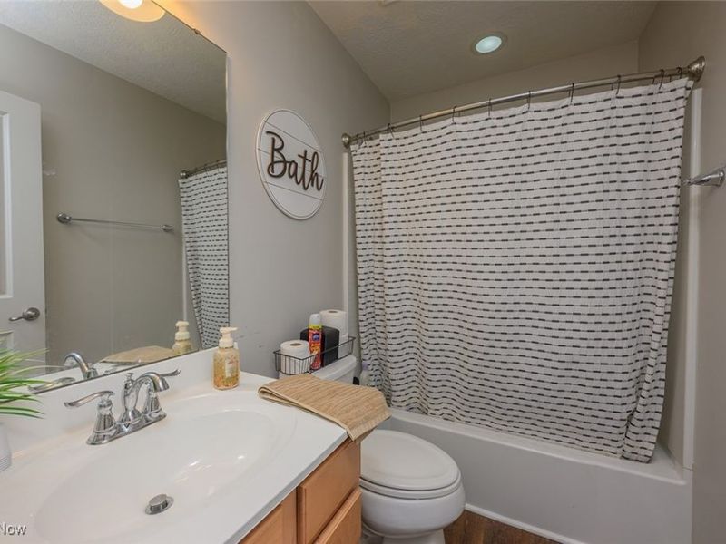 6562 Pine Bluff Avenue NE, Canton, OH 44721 Photo 19