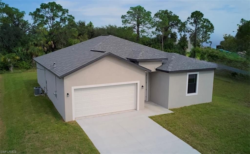 8007 Vega Ct, Labelle, FL 33935 Main Photo