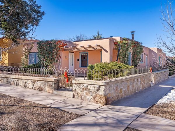900 Gildersleeve Street , Santa Fe, NM 87505