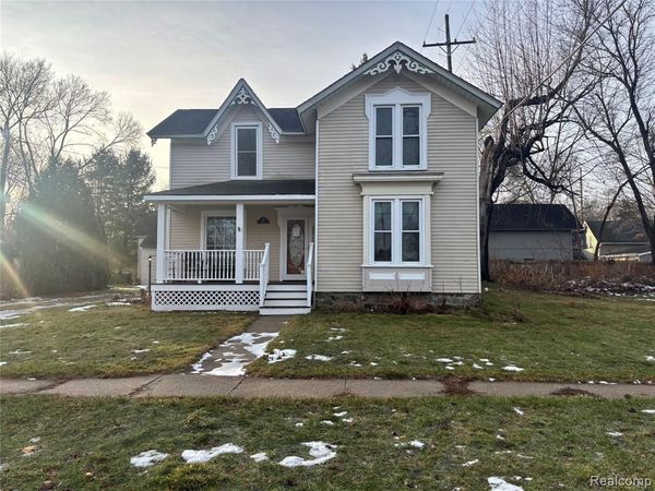 110 Oakland Street, Milford Vlg, MI 48381