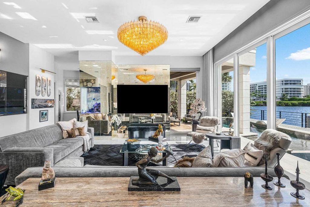 896 NE Mulberry Drive, Boca Raton, FL 33487 Photo