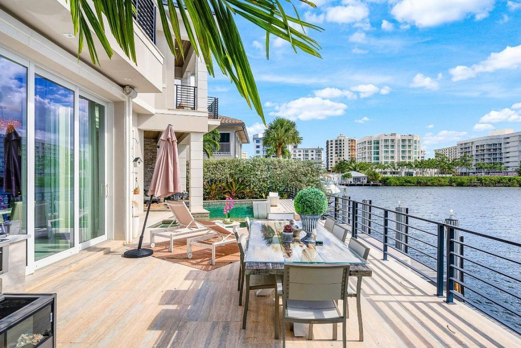 896 NE Mulberry Drive, Boca Raton, FL 33487 Photo