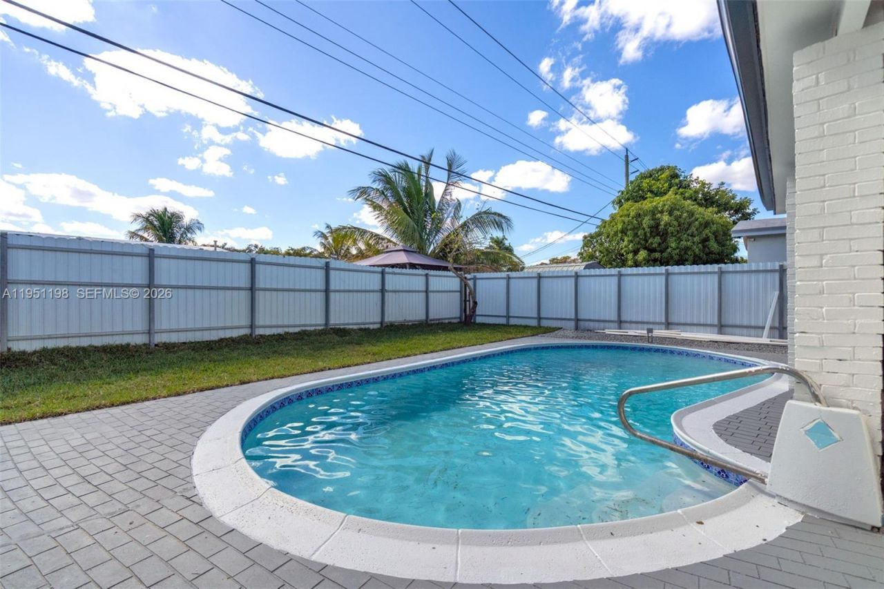 7756 Embassy Blvd, Miramar, FL 33023 Photo