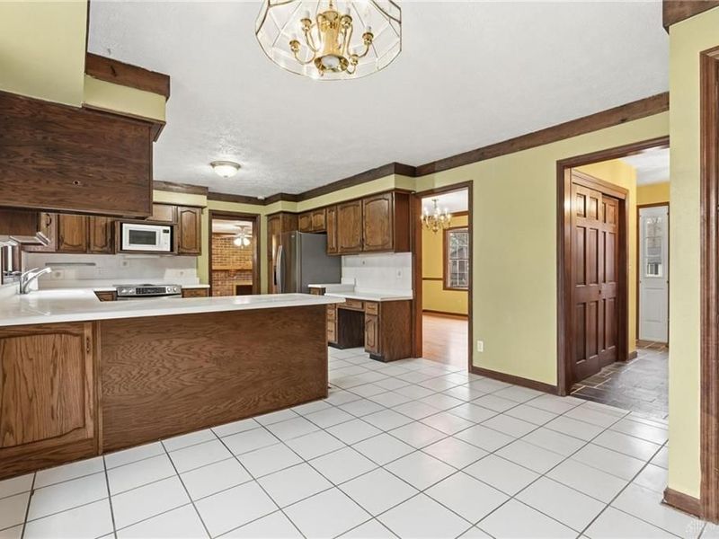 9644 Bridlewood Trail, Dayton, OH 45458 Photo 13