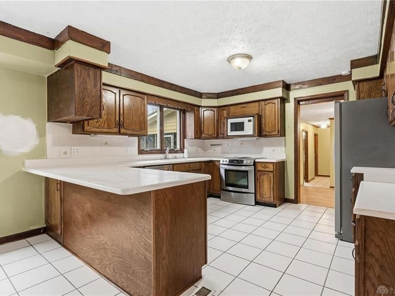 9644 Bridlewood Trail, Dayton, OH 45458 Photo 14