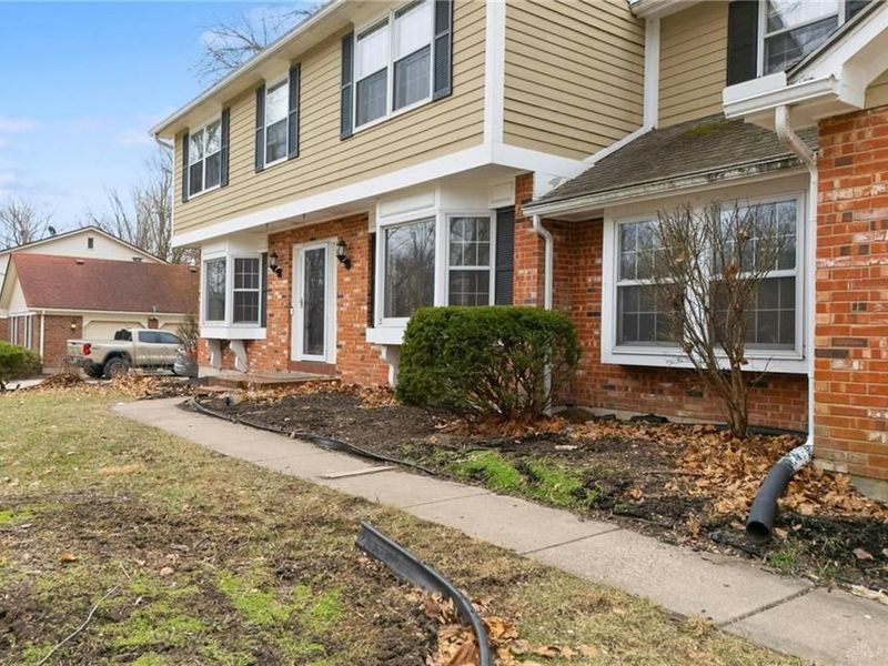 9644 Bridlewood Trail, Dayton, OH 45458 Photo 4