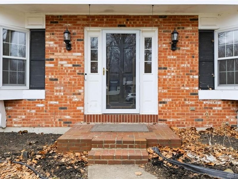 9644 Bridlewood Trail, Dayton, OH 45458 Photo 5