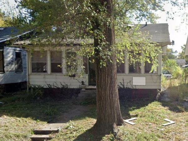 5612 Portland Place, East St Louis, IL 62204