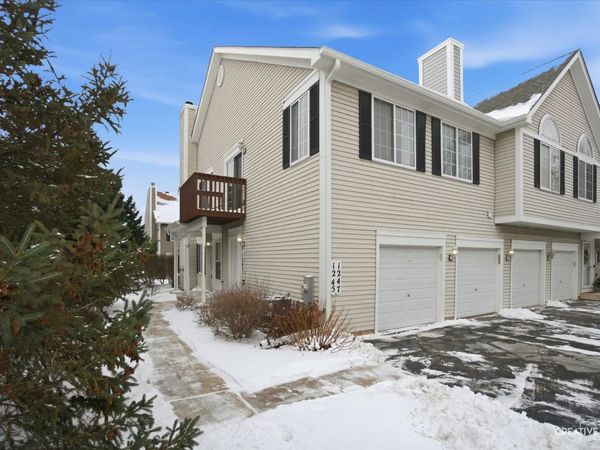 1247 Sandhurst Lane, Unit 1247, South Elgin, IL 60177
