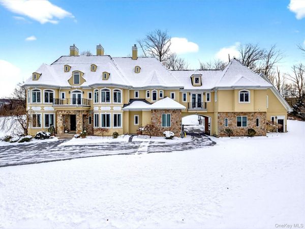 35 Balmoral Court, Harriman, NY 10926