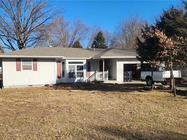 405 E 24th Street, Pittsburg, KS 66762