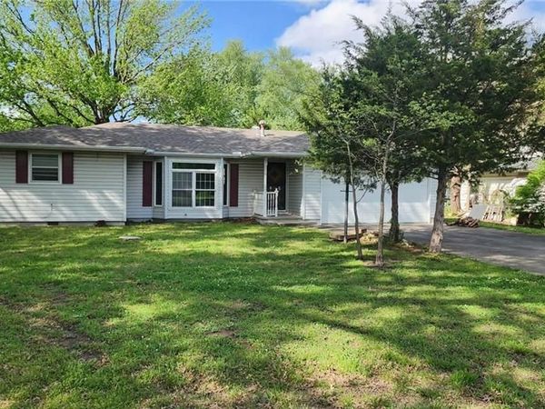 405 E 24th Street, Pittsburg, KS 66762