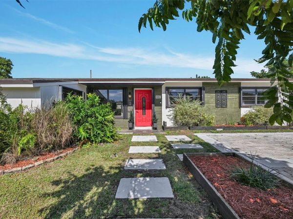 6881 SW 2nd St, Pembroke Pines, FL 33023