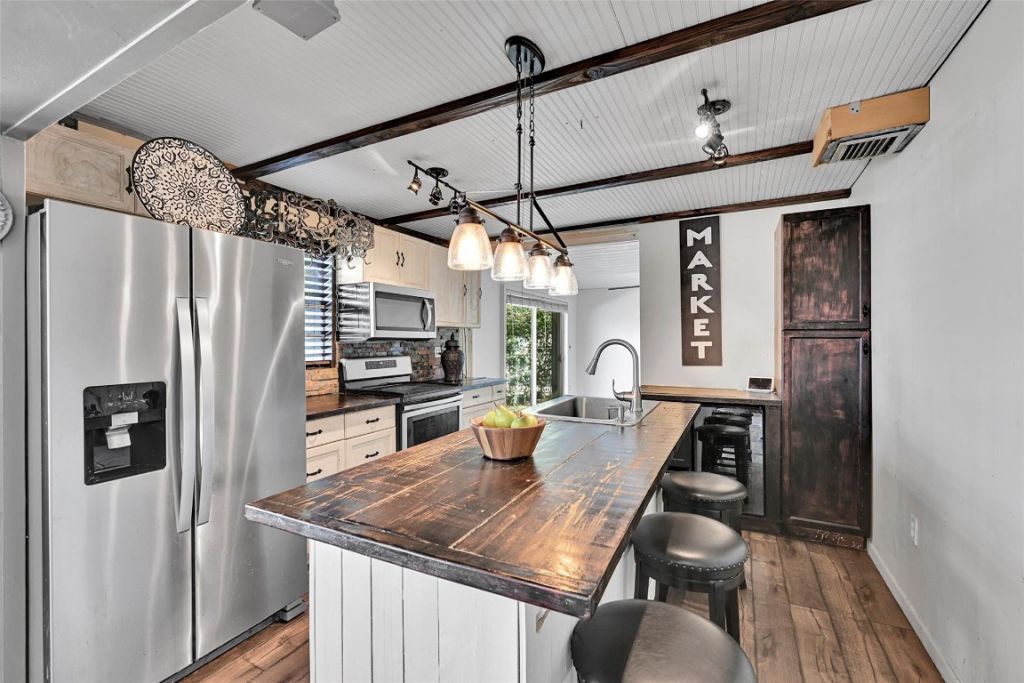 6881 SW 2nd Street, Pembroke Pines, FL 33023 Photo