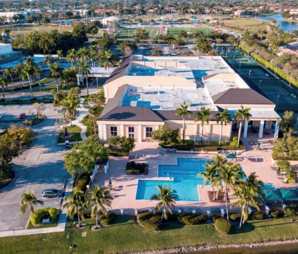 7967 E Exeter Boulevard, Unit 203, Tamarac, FL 33321 Photo