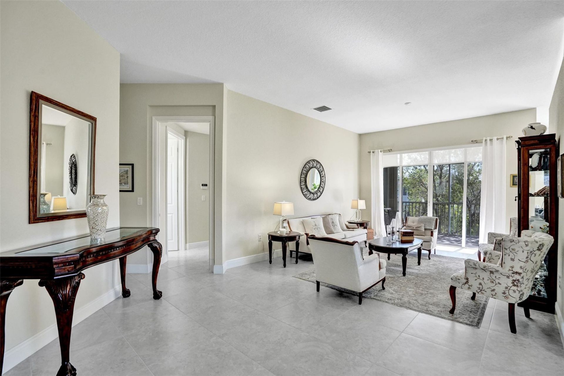 7967 E Exeter Boulevard, Unit 203, Tamarac, FL 33321 Photo