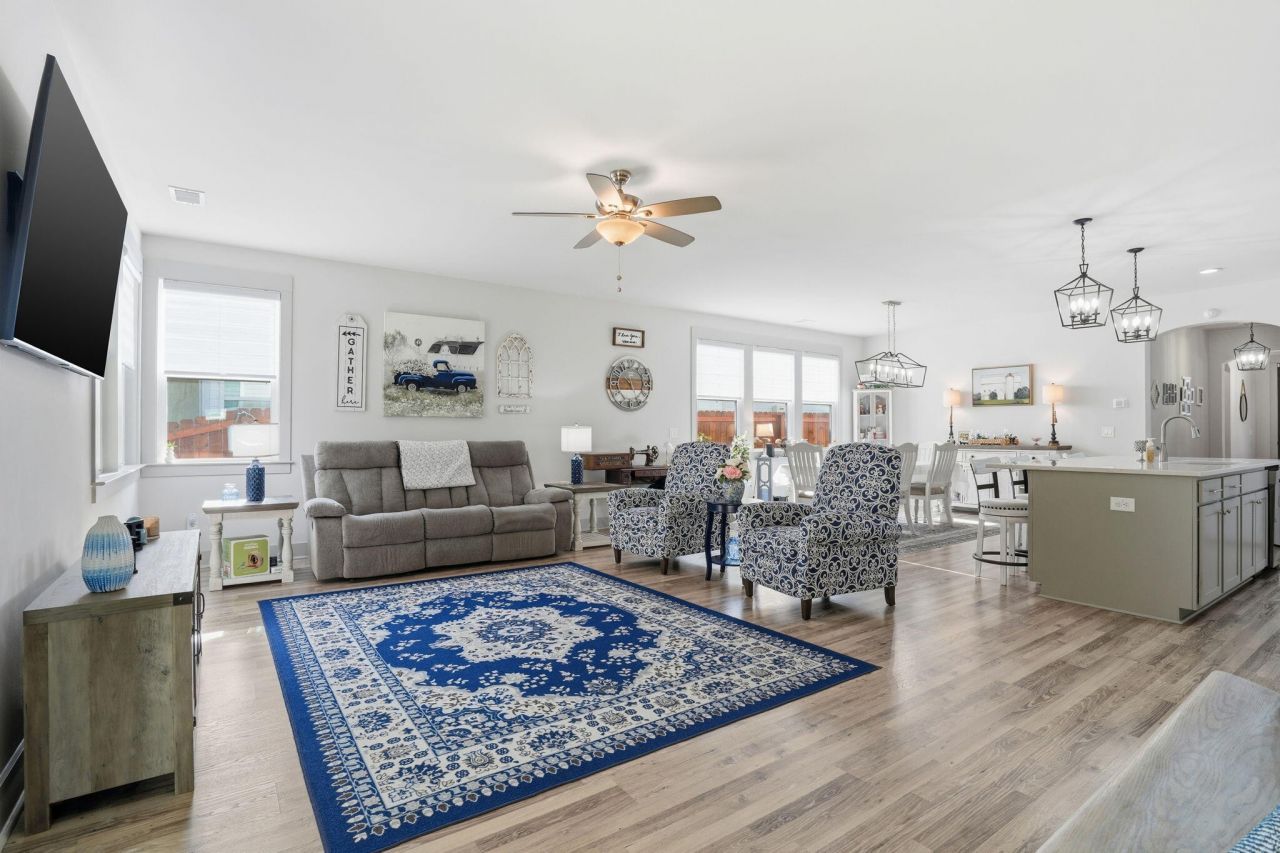 274 Whirlaway Drive Photo 6