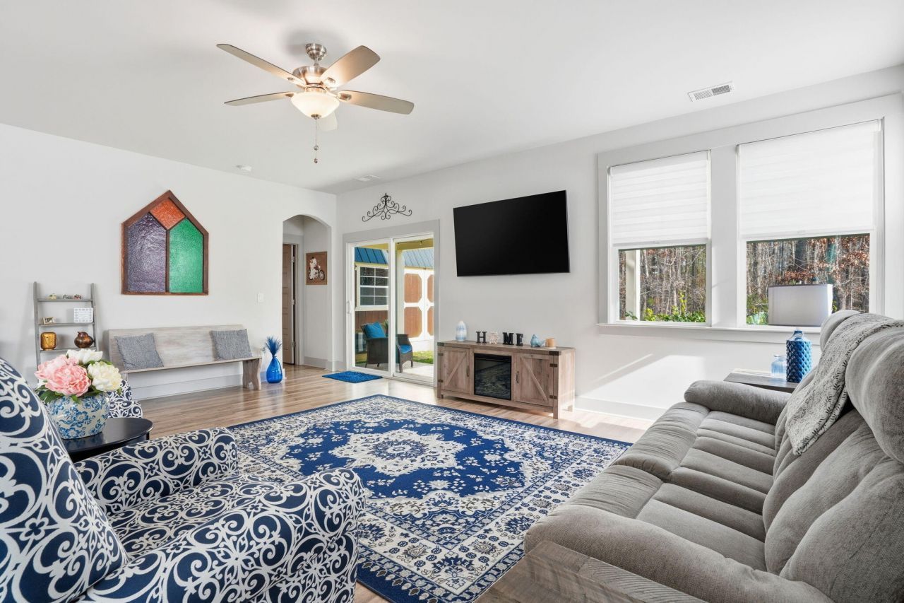 274 Whirlaway Drive Photo 7