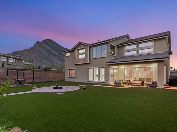 2720 Natural Rock Drive, Las Vegas, NV 89138