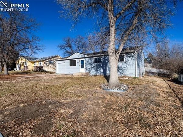 1911 Del Mar Drive, Colorado Springs, CO 80910