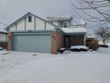 45529 Essex Drive, Macomb Twp, MI 48044