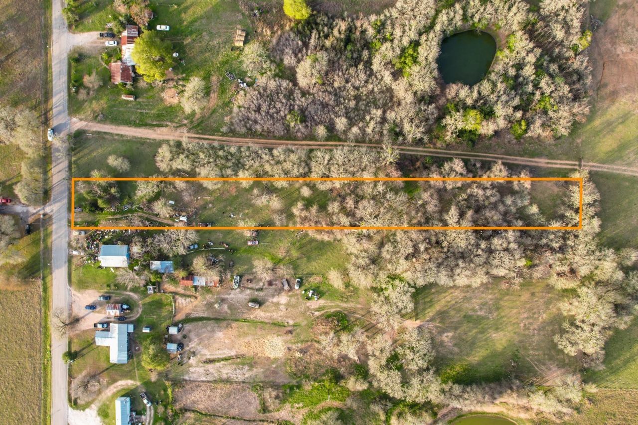 269 Old Lake Rd, Smithville, TX 78957 Main Photo