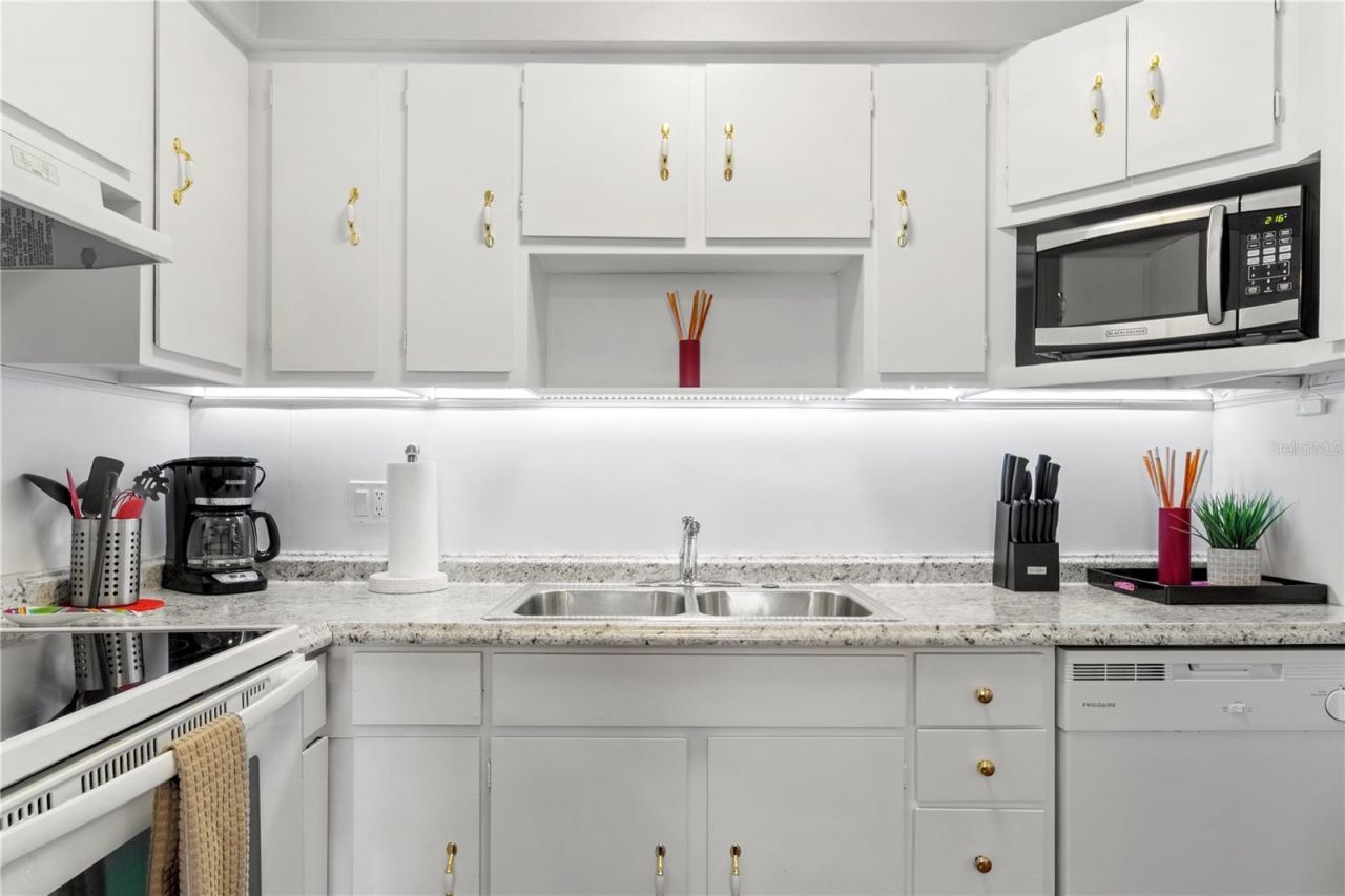 5596 100th Way N, Saint Petersburg, FL 33708 Photo
