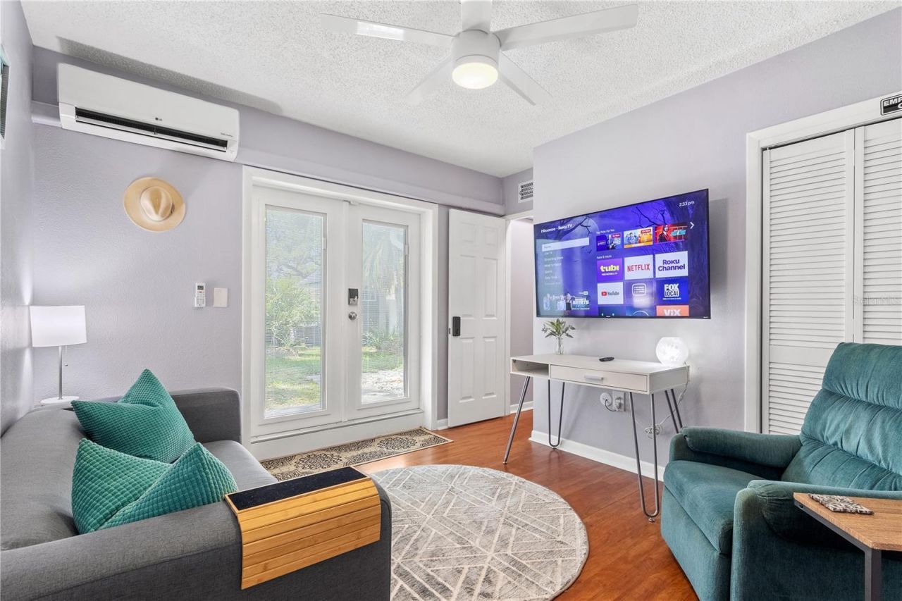 5596 100th Way N, Saint Petersburg, FL 33708 Photo