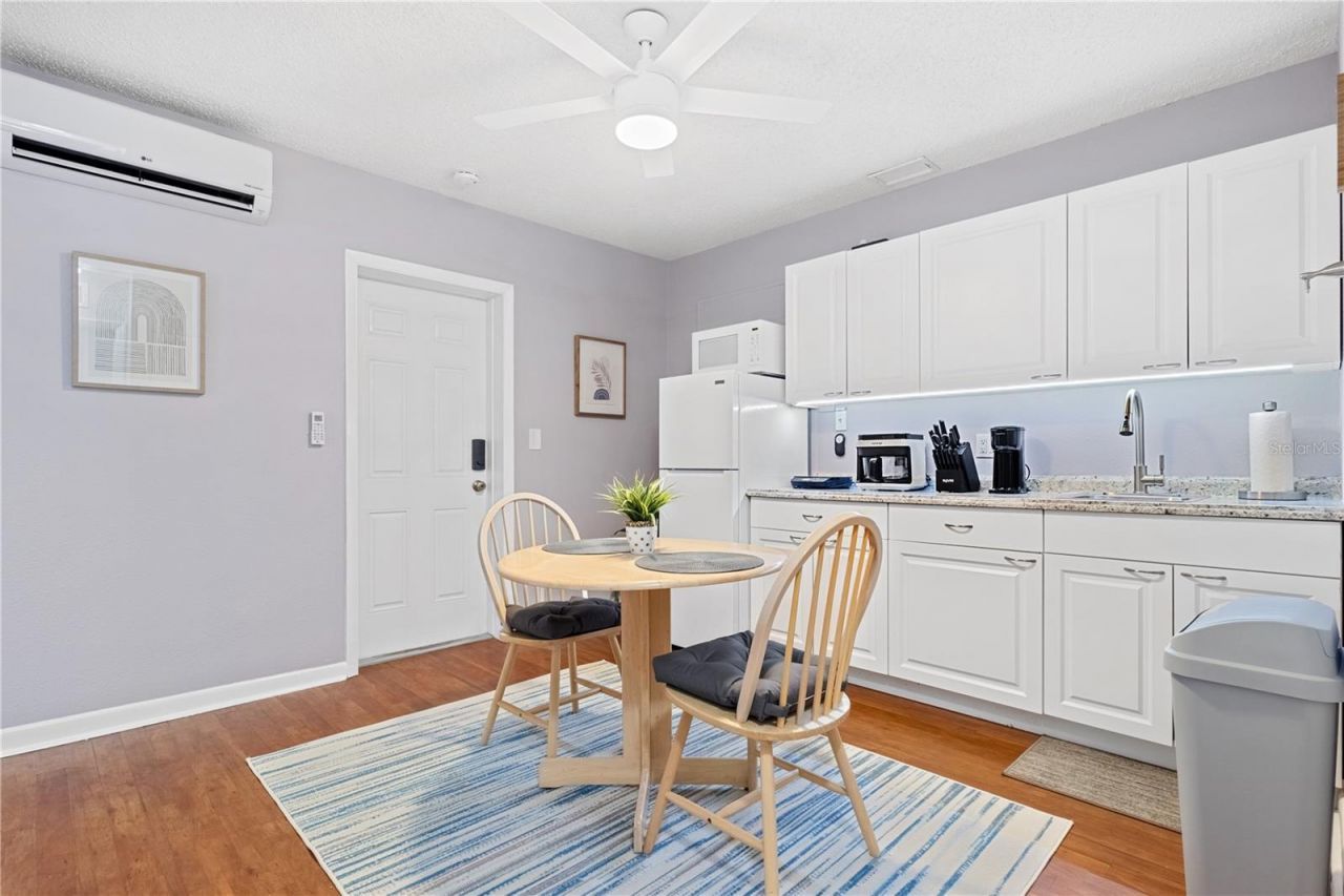 5596 100th Way N, Saint Petersburg, FL 33708 Photo