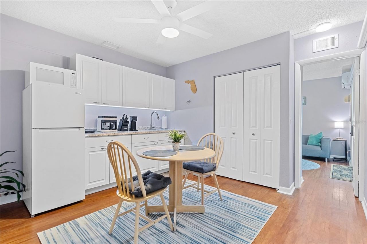 5596 100th Way N, Saint Petersburg, FL 33708 Photo