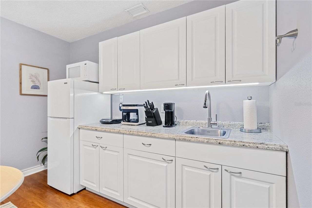 5596 100th Way N, Saint Petersburg, FL 33708 Photo