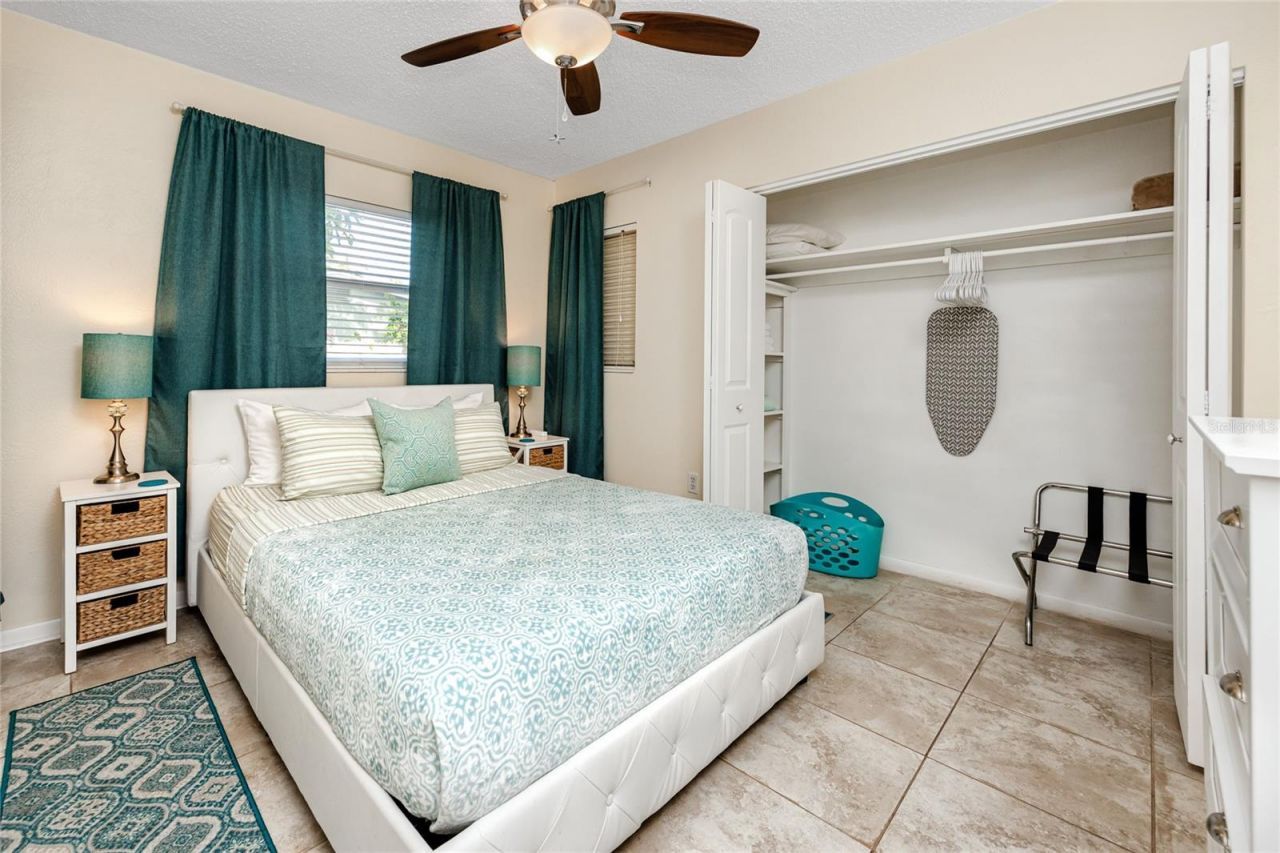 5596 100th Way N, Saint Petersburg, FL 33708 Photo