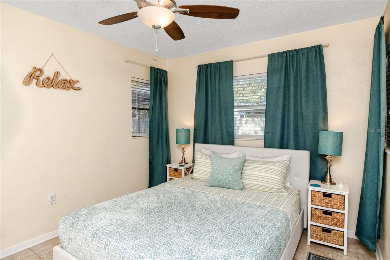 5596 100th Way N, Saint Petersburg, FL 33708 Photo