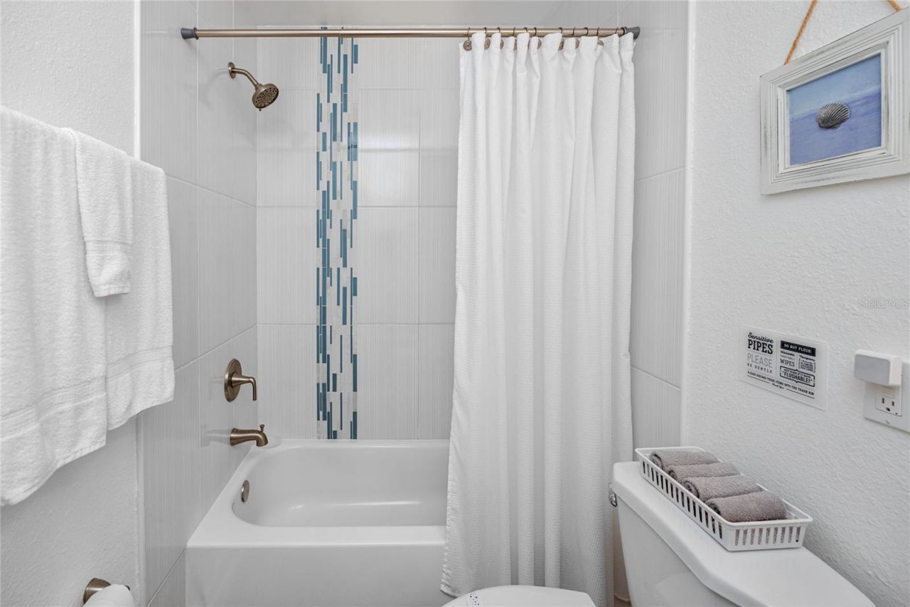 5596 100th Way N, Saint Petersburg, FL 33708 Photo