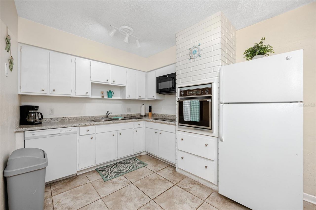 5596 100th Way N, Saint Petersburg, FL 33708 Photo