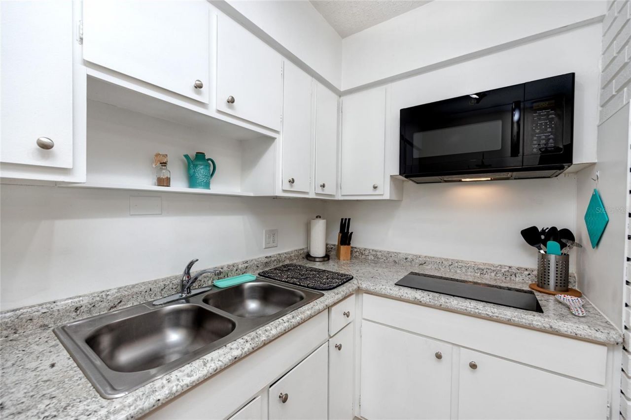 5596 100th Way N, Saint Petersburg, FL 33708 Photo