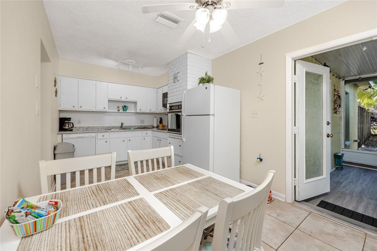5596 100th Way N, Saint Petersburg, FL 33708 Photo