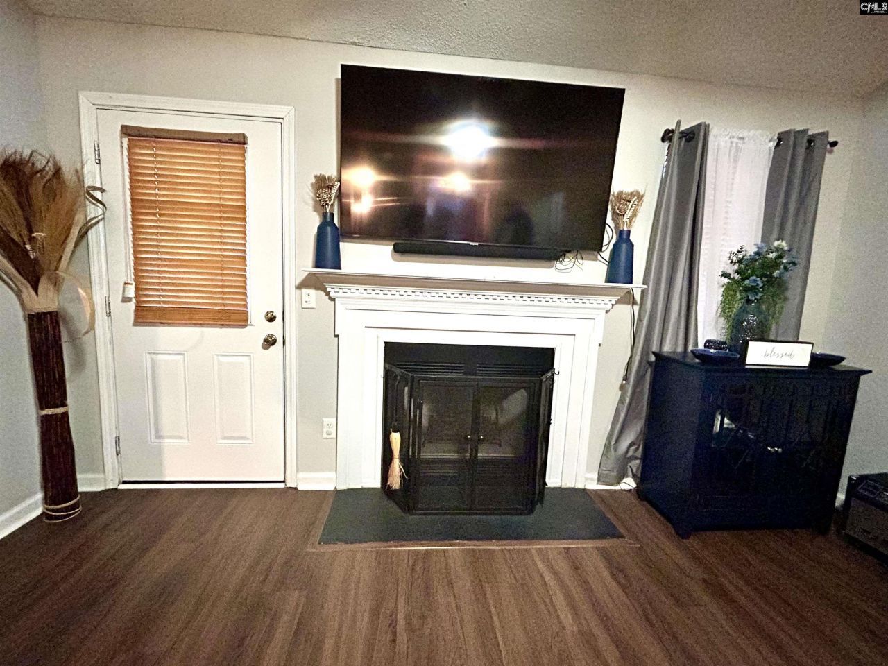 219 Walnut Grove Circle Photo 14