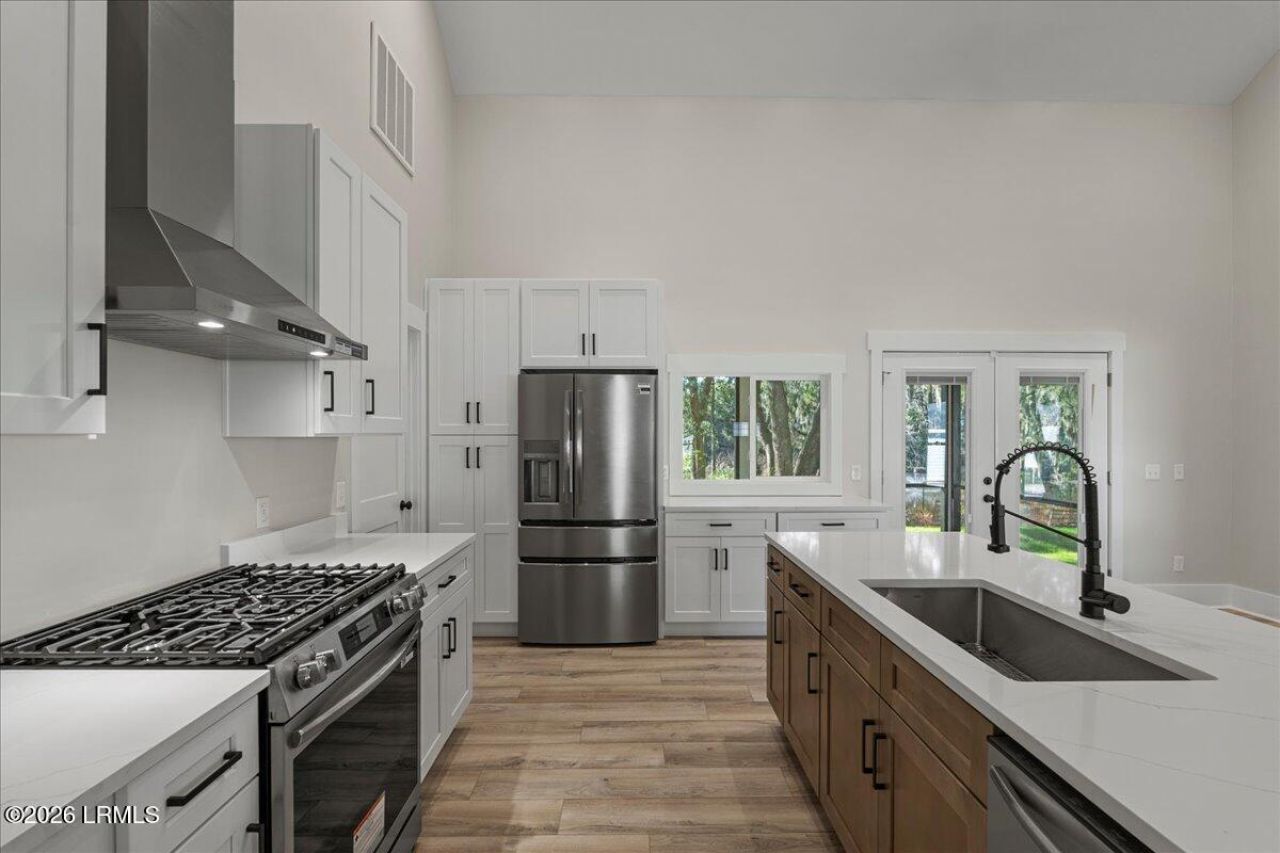 2021 Lafayette Street Photo 11