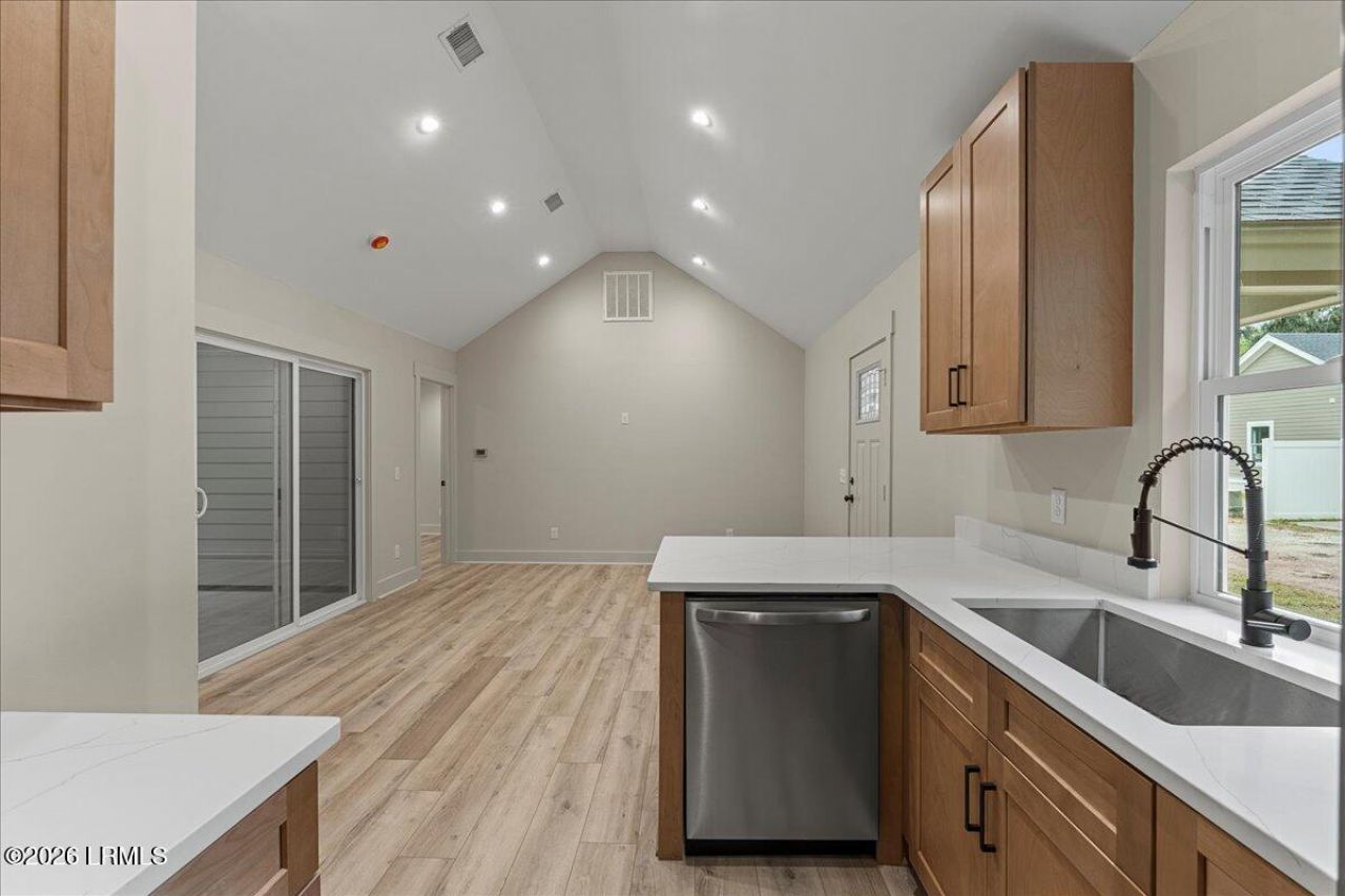 2021 Lafayette Street Photo 48