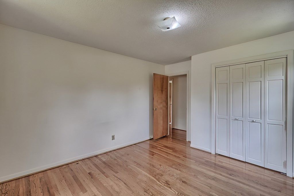 114 Robinson Drive Photo 12