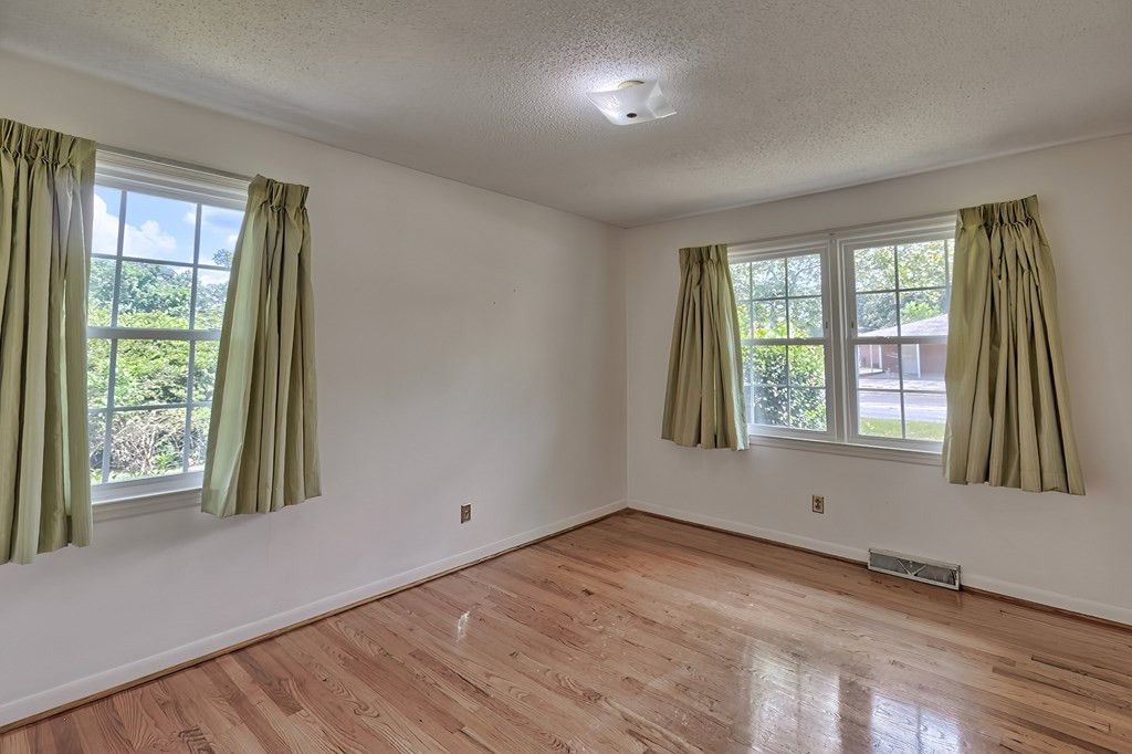 114 Robinson Drive Photo 14